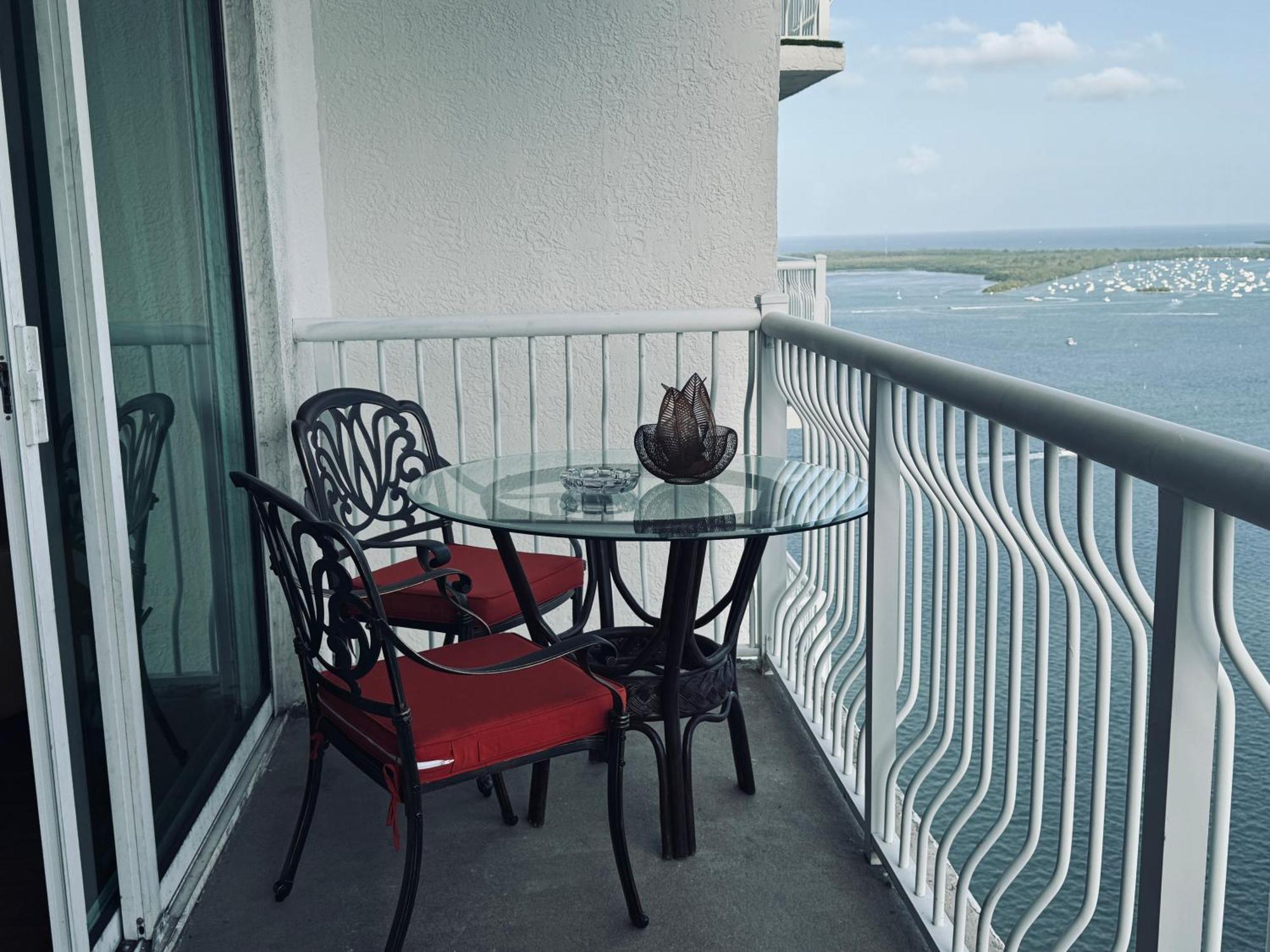 Apartment Brickell Unit, Amazing View, Balcony, Pool, 1 Free Parking *